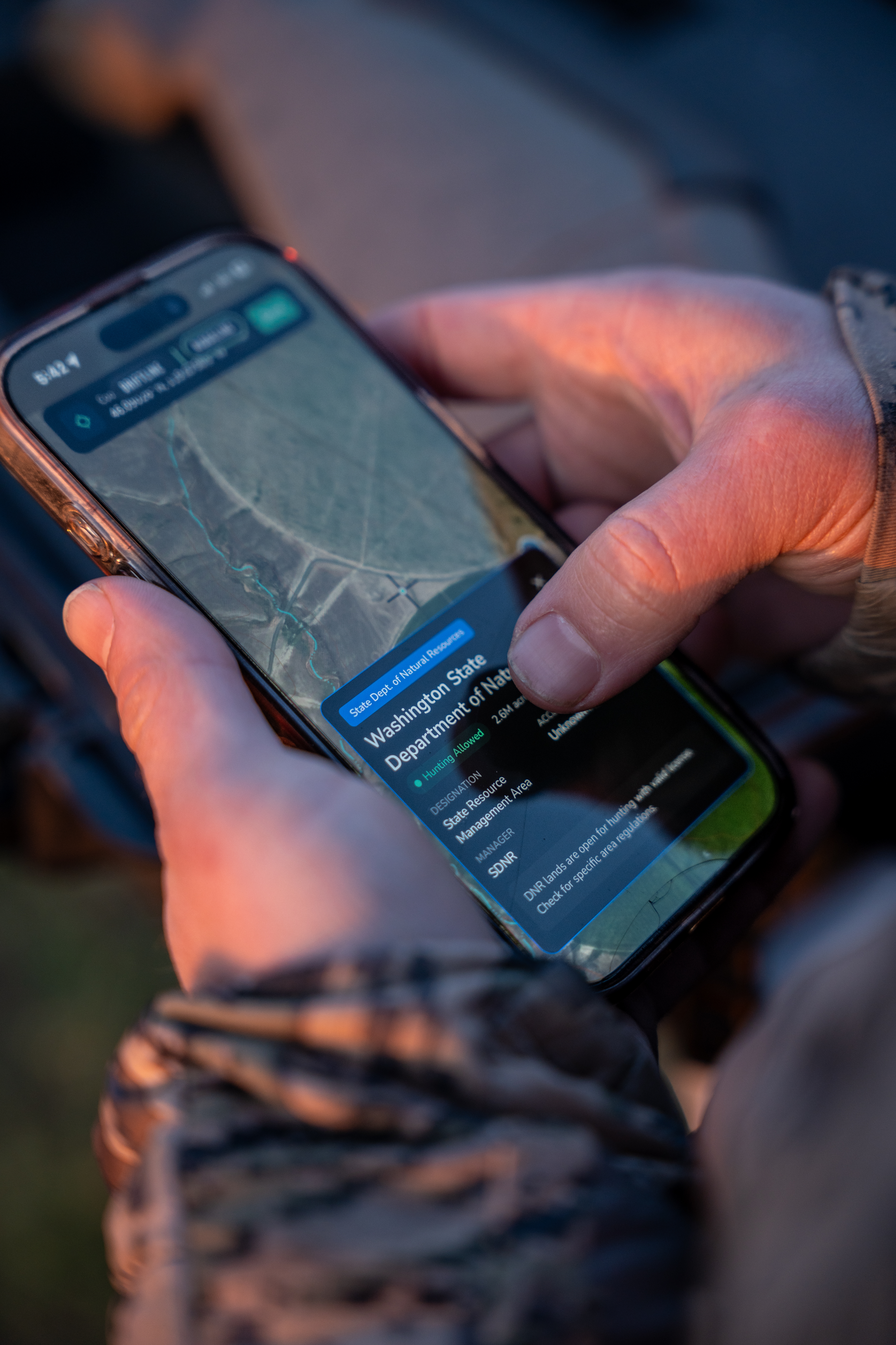 Baseline Maps Ridgeline mode showing Washington DNR hunting land details